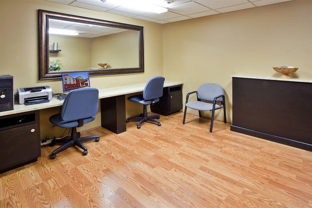 Comfort & Inn Suites Canton Facilities photo