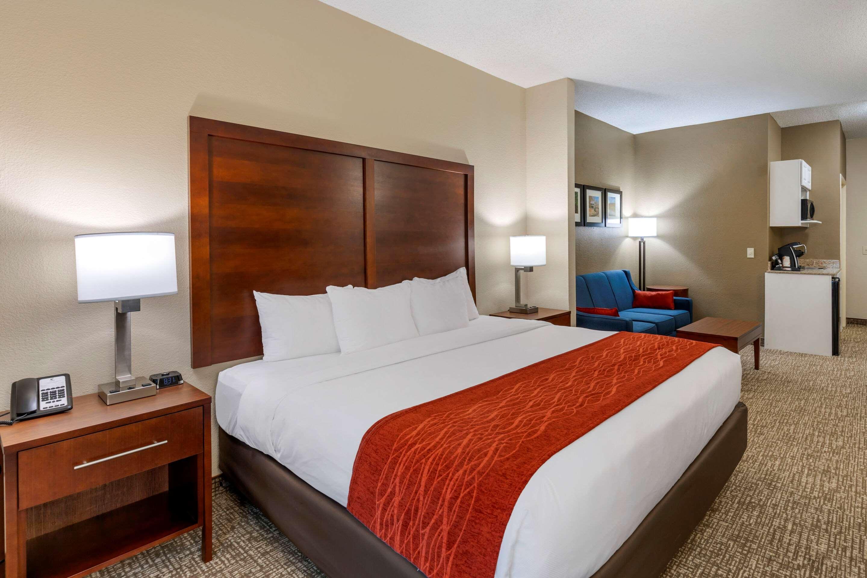 Comfort & Inn Suites Canton Exterior photo