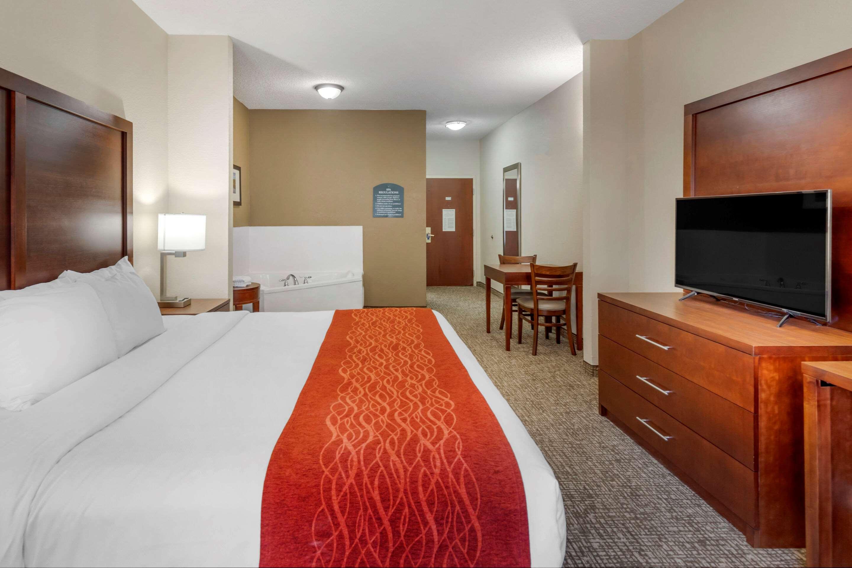 Comfort & Inn Suites Canton Exterior photo