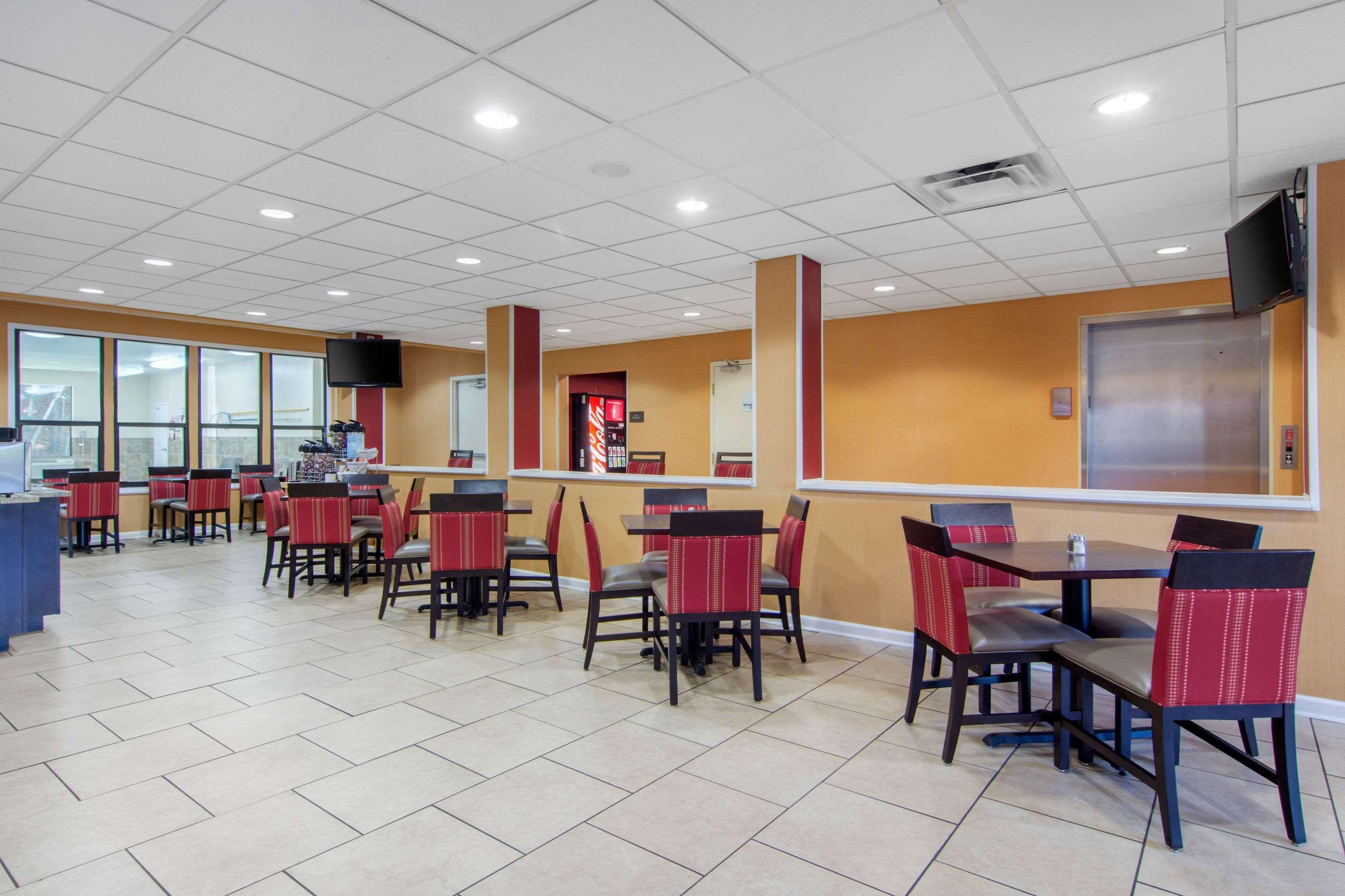 Comfort & Inn Suites Canton Exterior photo